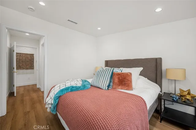 $685,000 | 1271 Kenwood Road, Unit 163L, Seal Beach, CA 90740