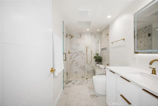 $685,000 | 1271 Kenwood Road, Unit 163L, Seal Beach, CA 90740