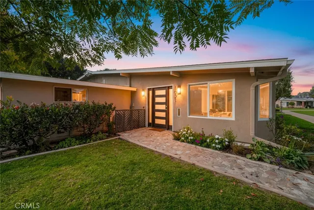 $685,000 | 1271 Kenwood Road, Unit 163L, Seal Beach, CA 90740