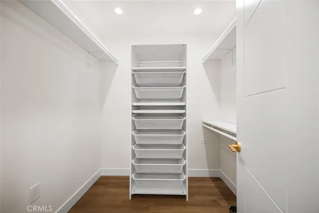 $685,000 | 1271 Kenwood Road, Unit 163L, Seal Beach, CA 90740