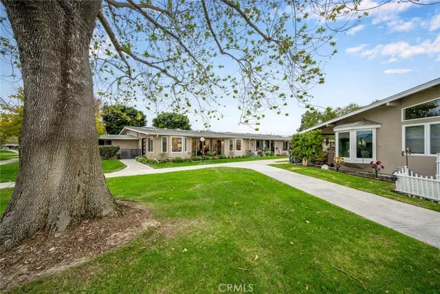 $685,000 | 1271 Kenwood Road, Unit 163L, Seal Beach, CA 90740