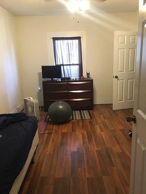 160 Oak Street Springfield, MA 01151 - Photo 8 of 26