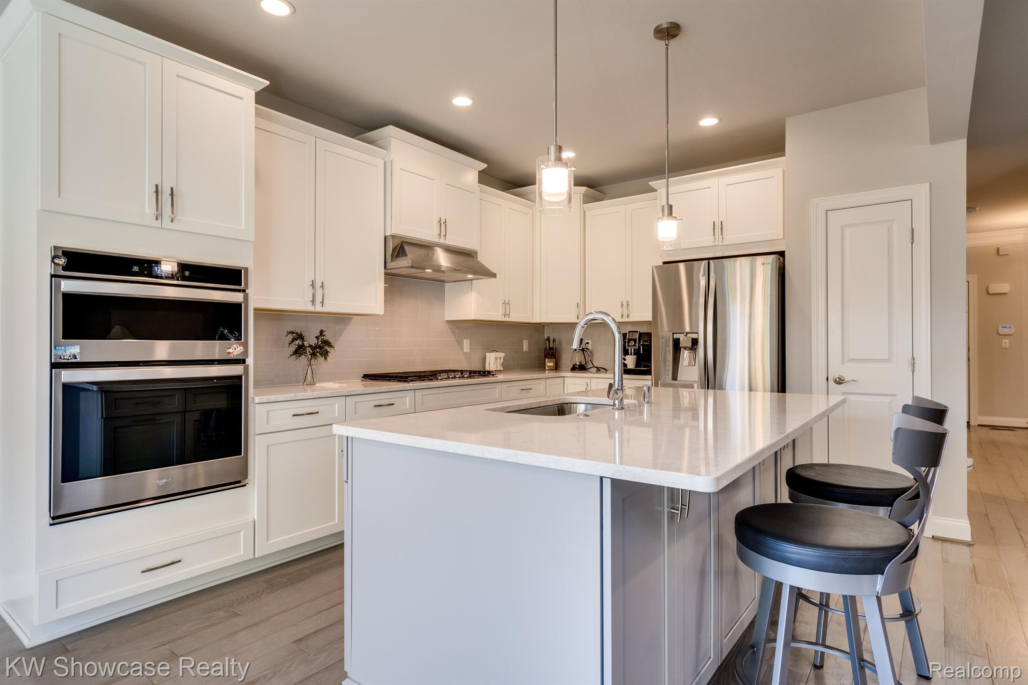 42768 Cardinal Way Novi, MI 48375 - Photo 20 of 42 All Stainless Steel appliance stay.