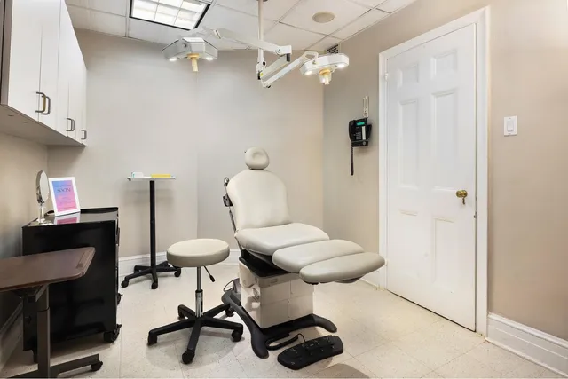 $495,000 | 895 Park Avenue, Unit 1B | Upper East Side