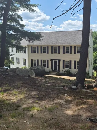 $1,300,000 | 9 South Street, Upton, MA 01568