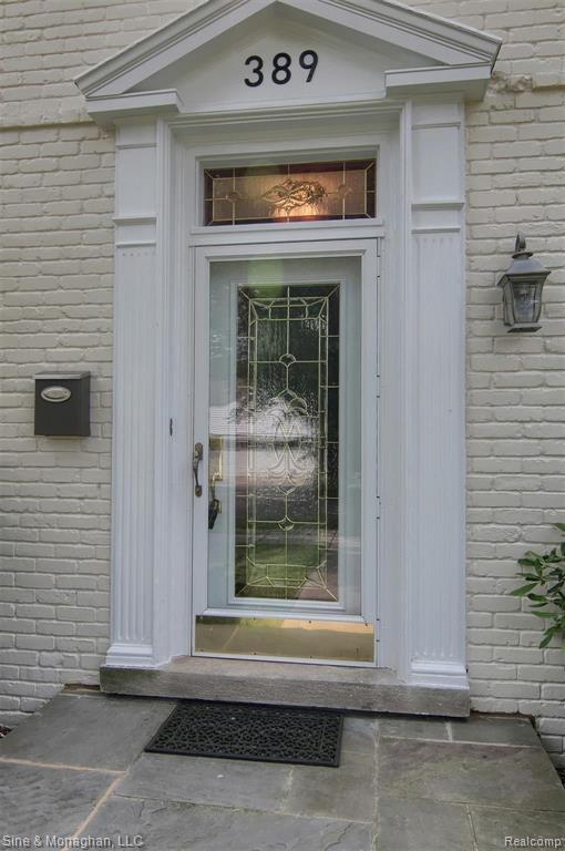 389 Merriweather Road Grosse Pointe Farms, MI 48236 - Photo 2 of 33
