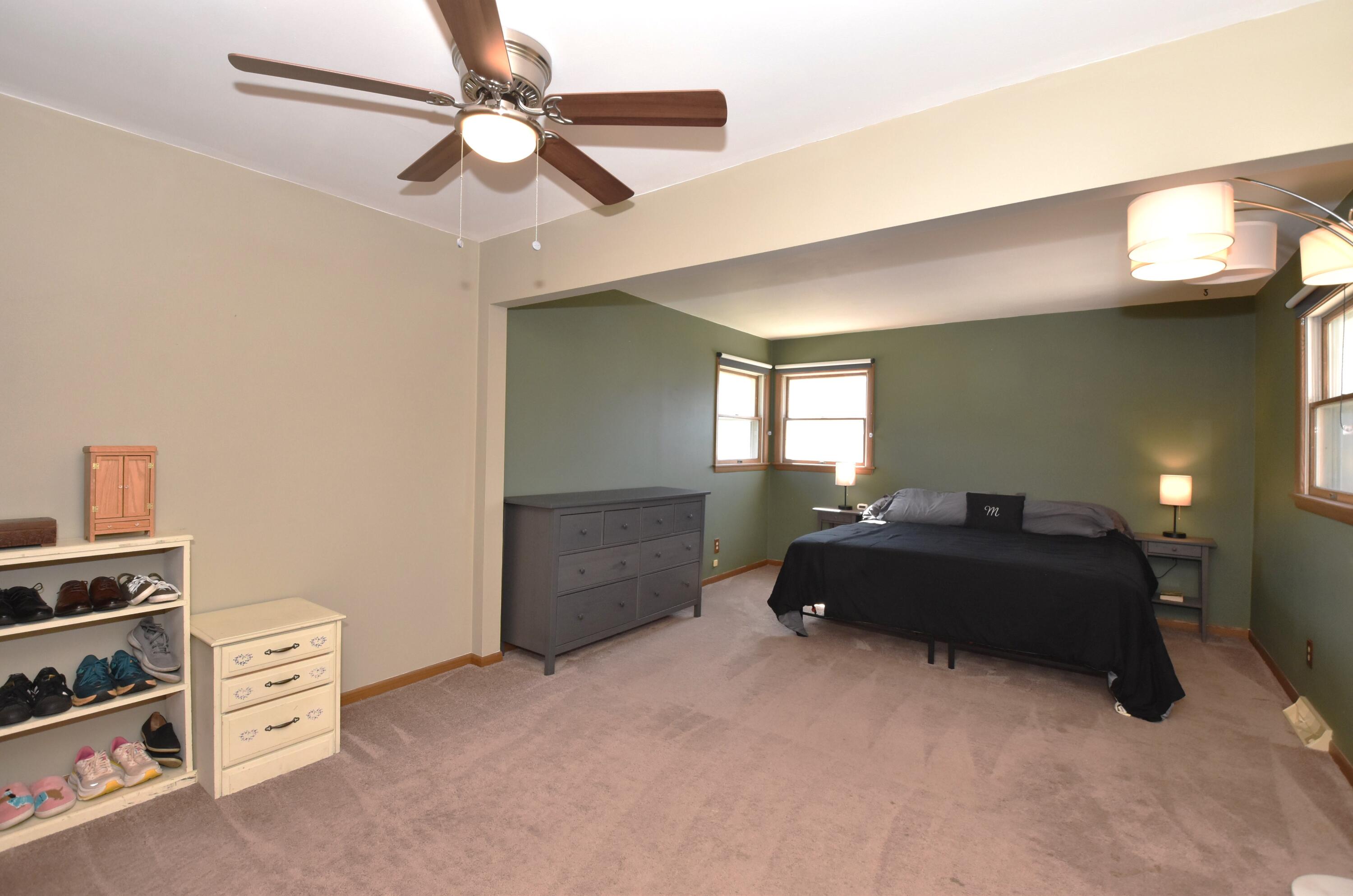 403 Beech Street Grafton, WI 53024 - Photo 11 of 29 Dressing Area of Primary