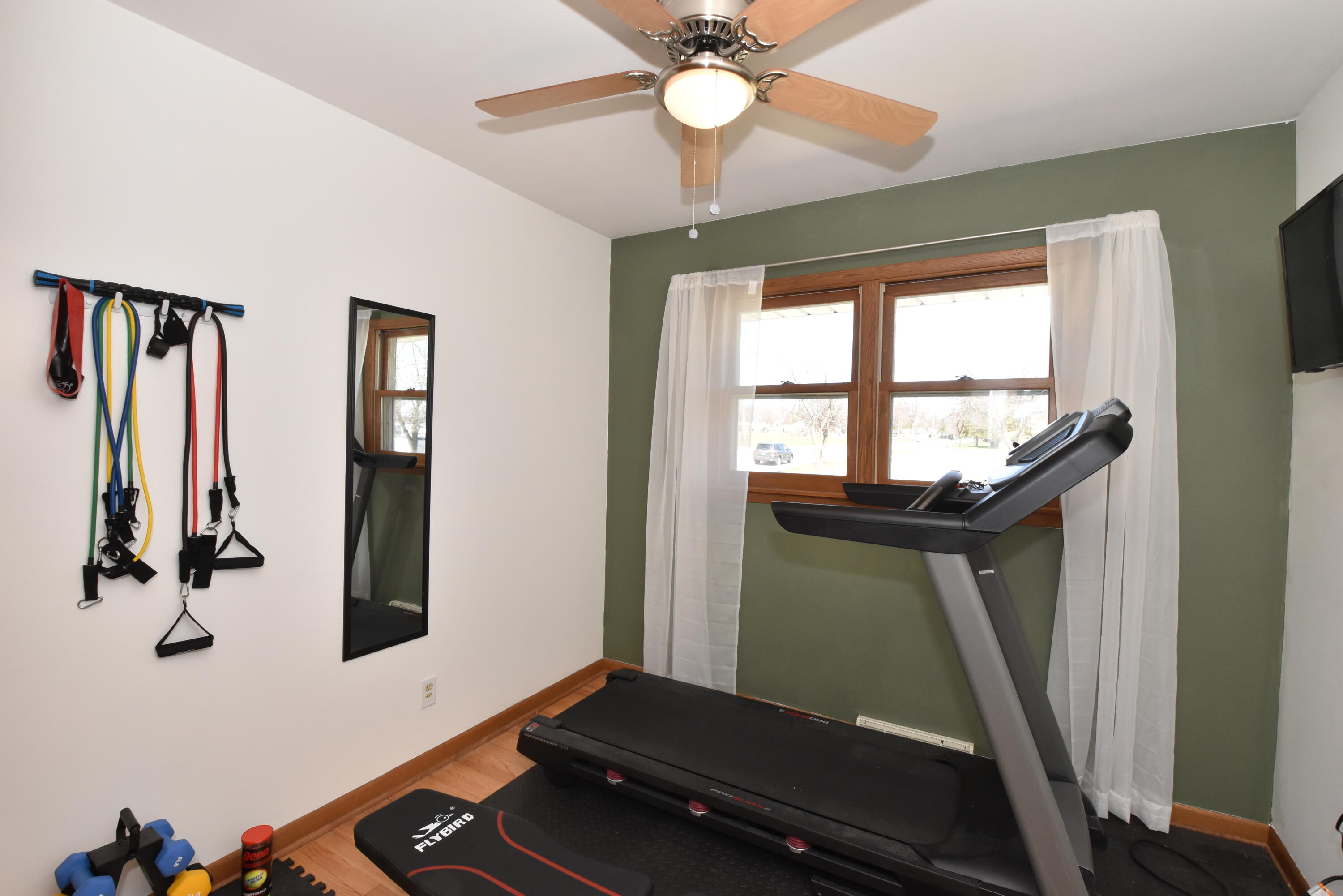 403 Beech Street Grafton, WI 53024 - Photo 14 of 29 Bedroom 3