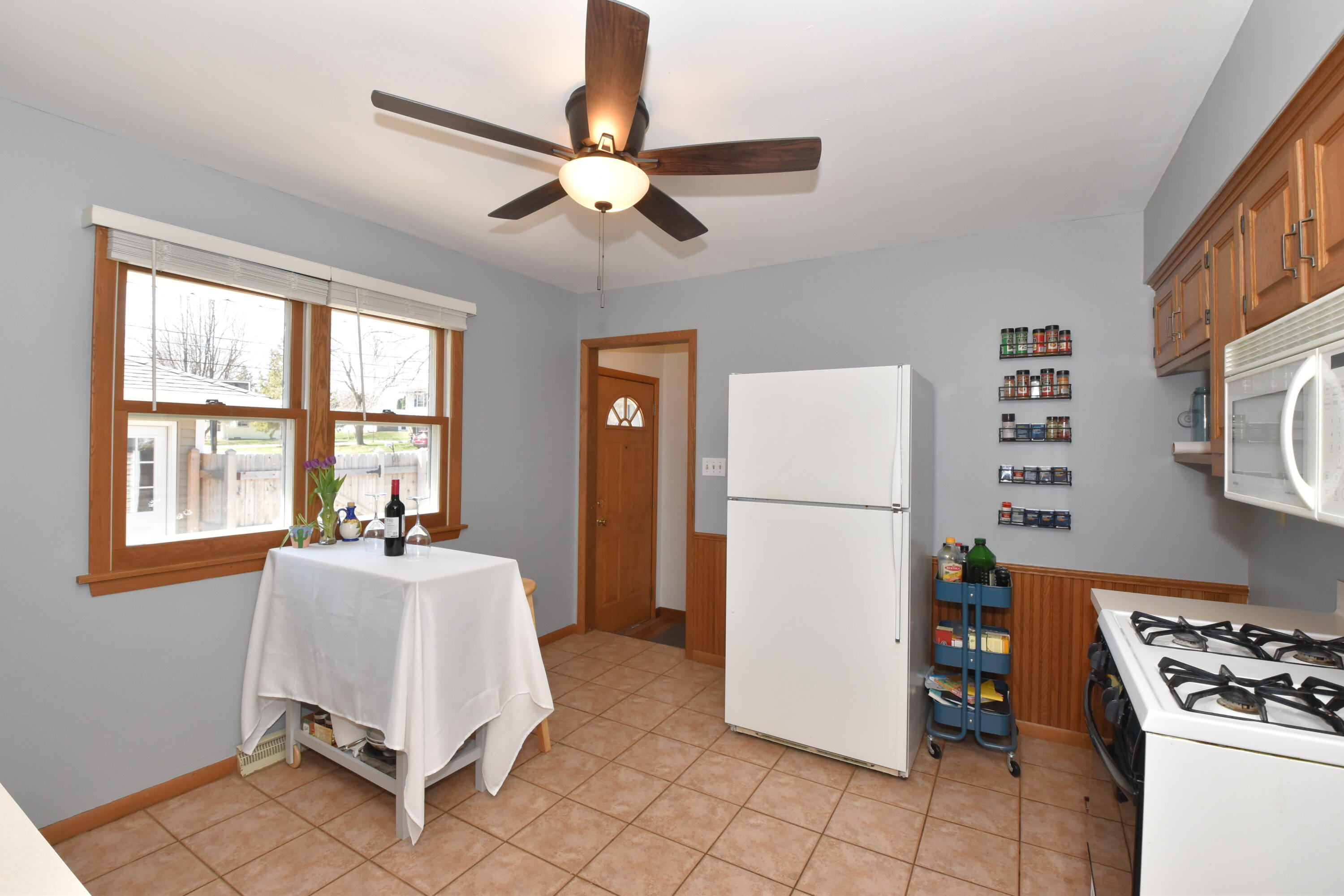 403 Beech Street Grafton, WI 53024 - Photo 7 of 29 Kitchen View II