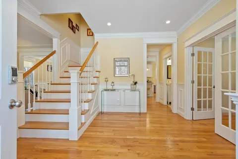 $2,075,000 | 44 Glen Street, Dover, MA 02030