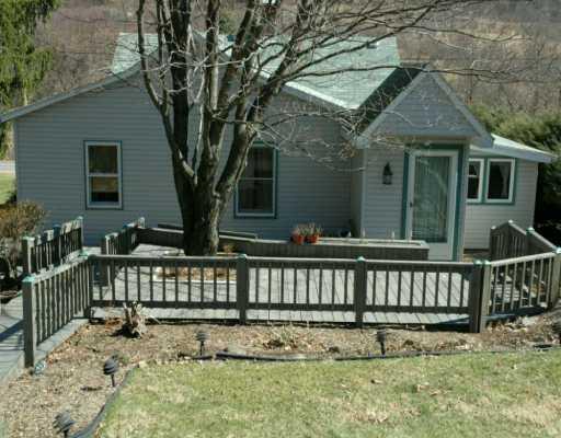 118 Warrendale Road Mars, PA 16046 - Photo 2 of 8 Patio/Deck.