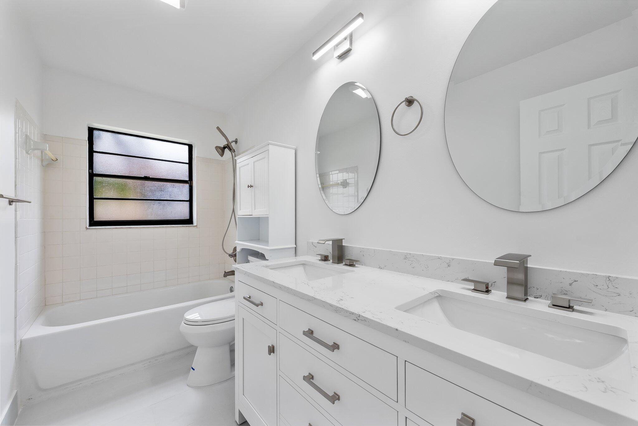 9718 Lancaster Place Boca Raton, FL 33434 - Photo 11 of 16 Secondary Bathroom