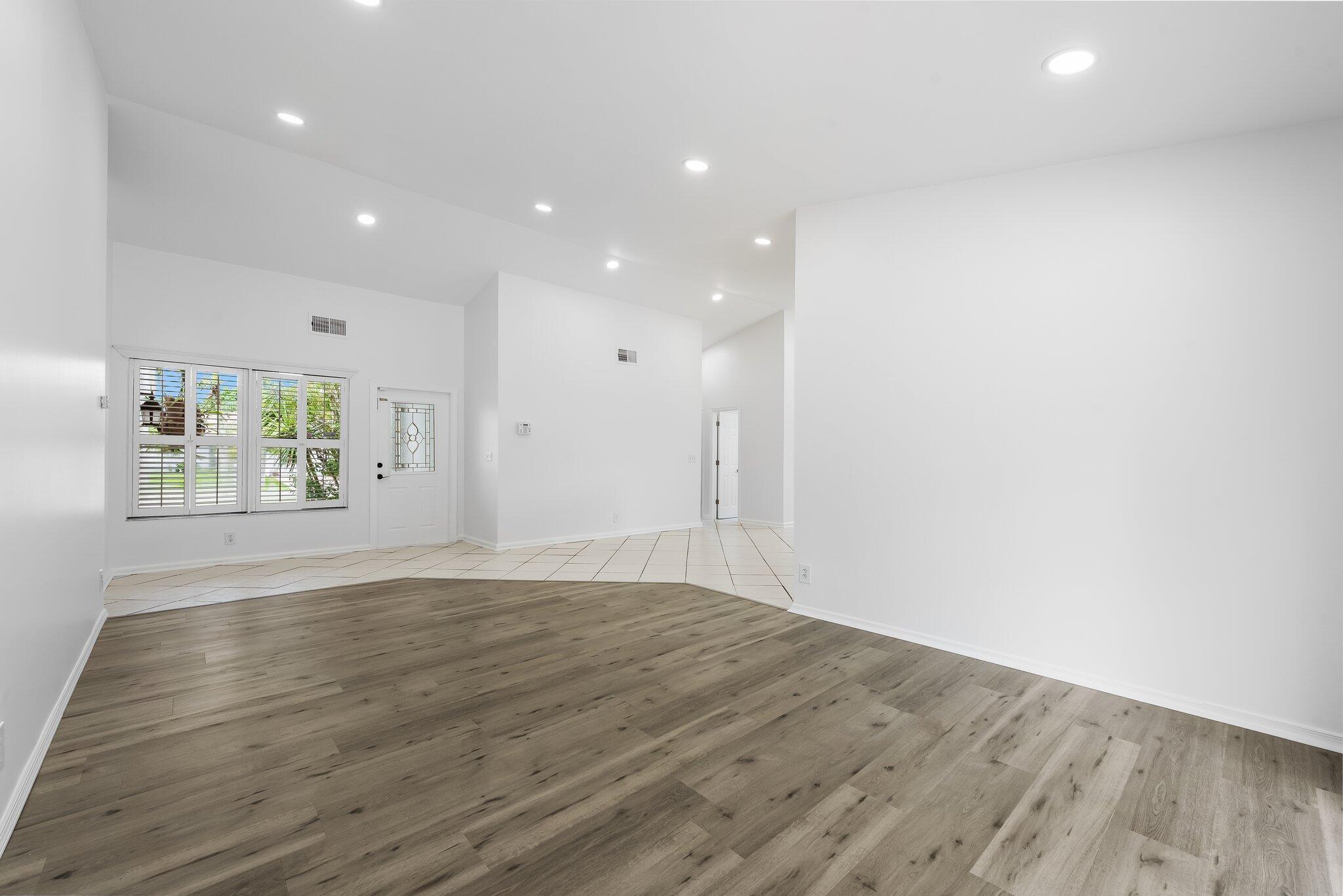 9718 Lancaster Place Boca Raton, FL 33434 - Photo 2 of 16 Living Room