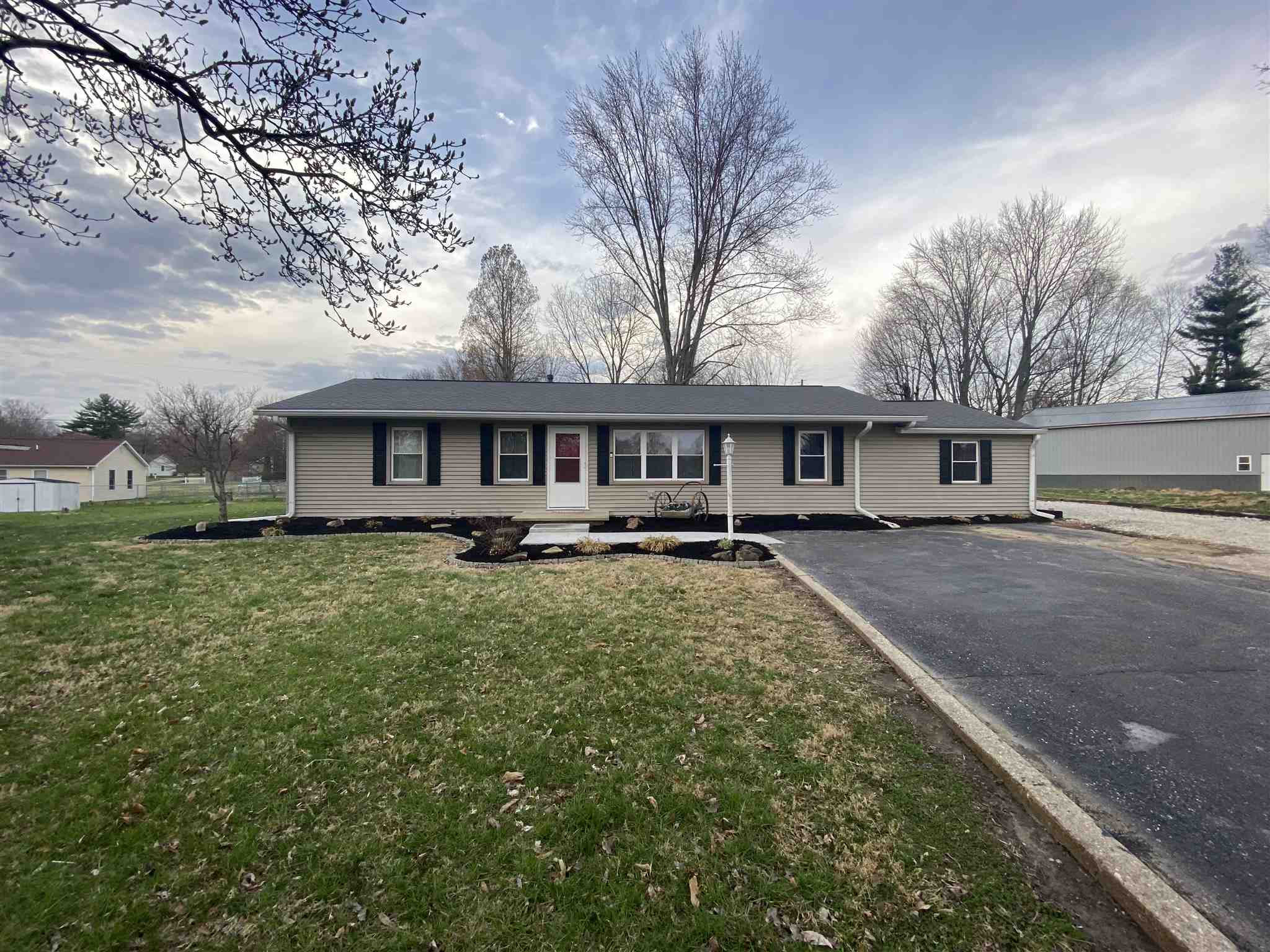 120 Bentley Road Vincennes, IN 47591 - Photo 1 of 25 Gallery Image 1