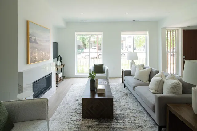 $6,995 | 10 West Drive, Excelsior, MN 55331