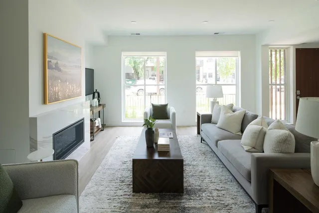 $6,995 | 10 West Drive, Excelsior, MN 55331