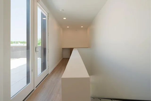 $6,995 | 10 West Drive, Excelsior, MN 55331