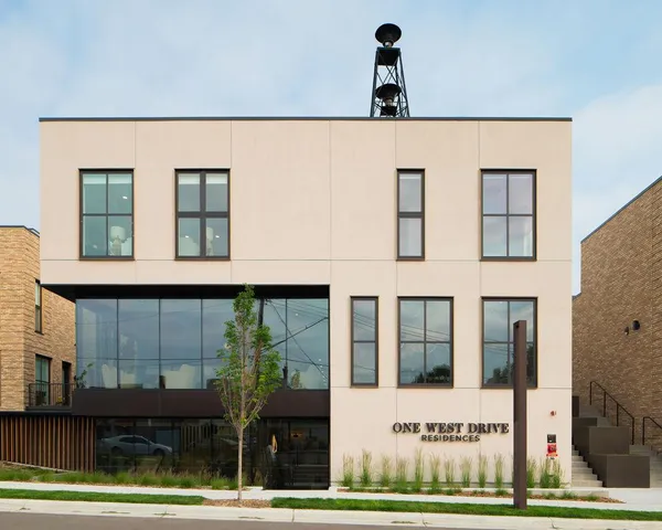 $6,995 | 10 West Drive, Excelsior, MN 55331