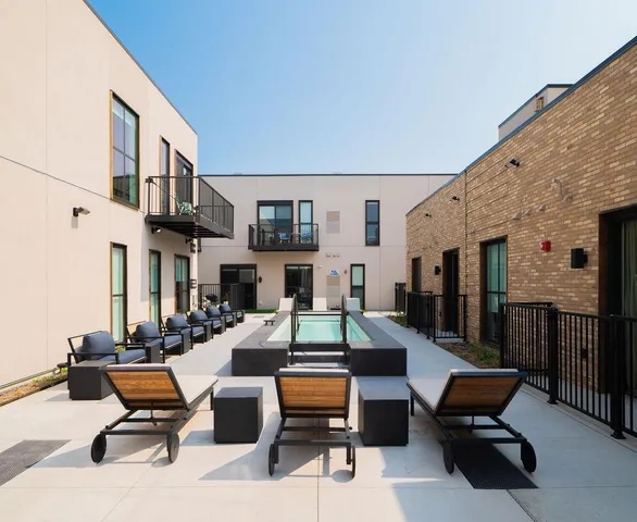 $6,995 | 10 West Drive, Excelsior, MN 55331