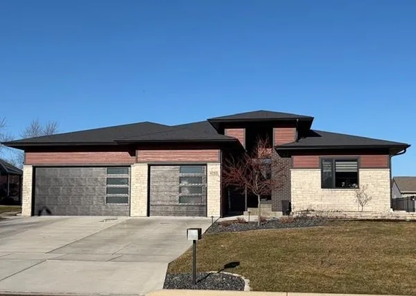 $865,900 | 4757 Sumpter Drive, Milton, WI 53563