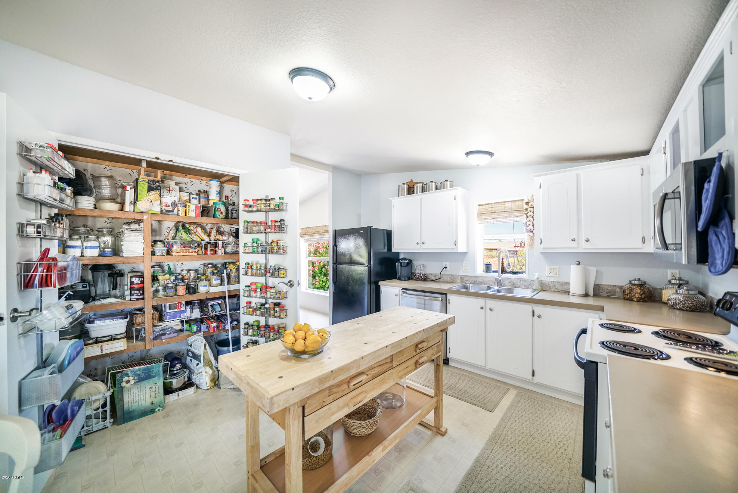 2315 East Maddock Road Phoenix, AZ 85086 - Photo 9 of 23 Kitchen Pantry