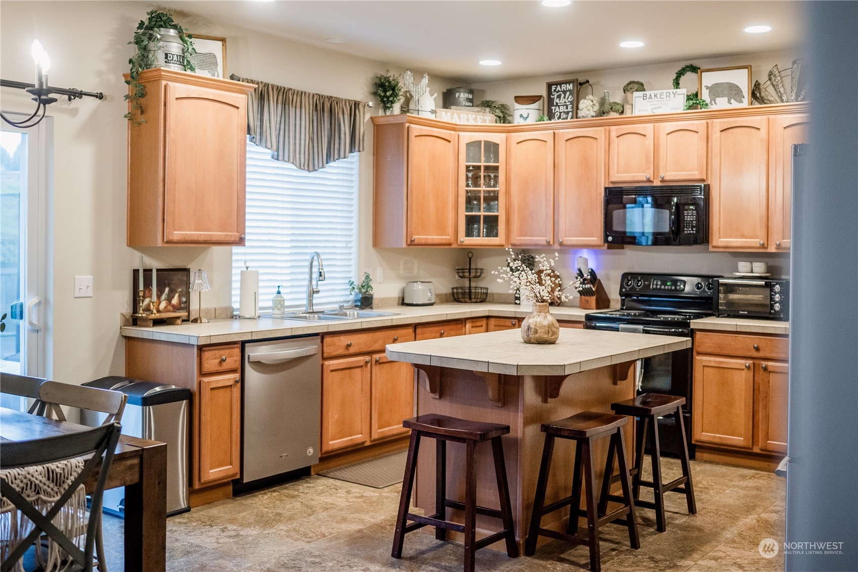 7329 Radius Loop Southeast Lacey, WA 98513 - Photo 5 of 29 Gallery Image 5