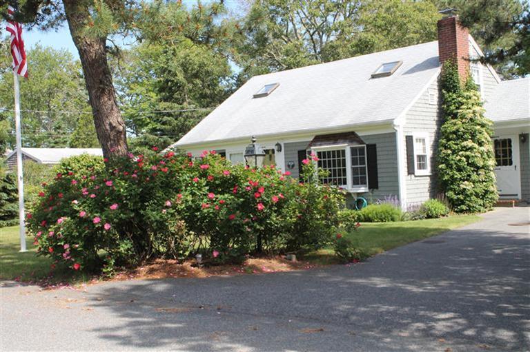 17 Wooncepit Road Harwich Port, MA 02646 - Photo 1 of 19 Primary Photo