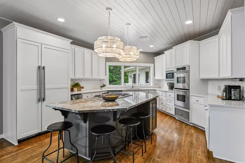 $1,950,000 | 1615 Northridge Drive, Wayzata, MN 55391