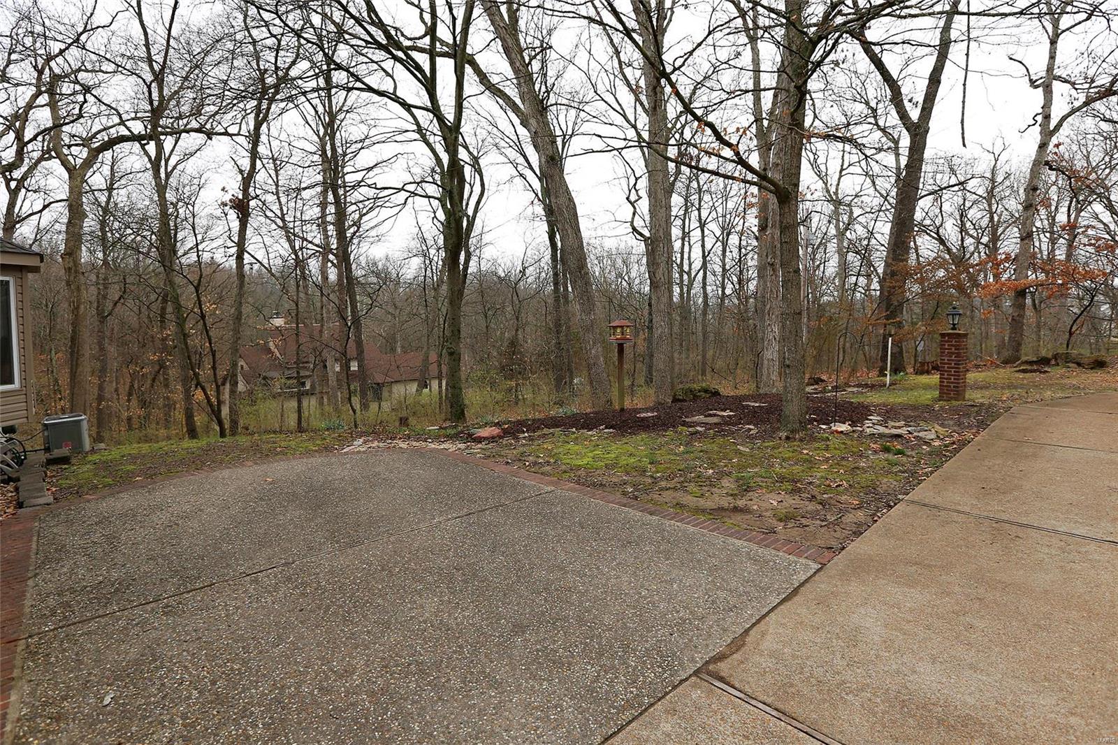 5560 Butler Hill Road St. Louis, MO 63128 - Photo 4 of 43 Gallery Image 4