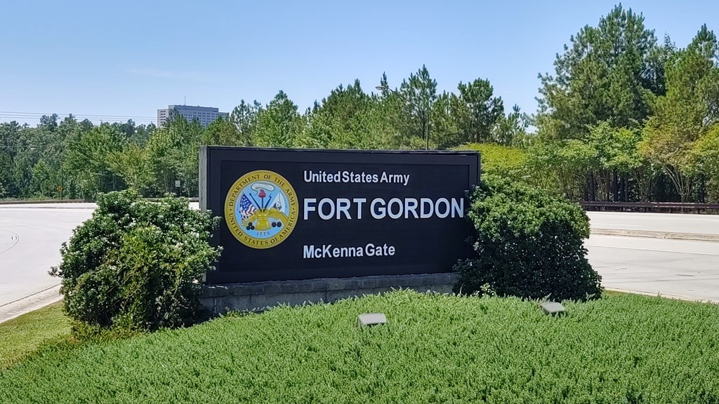 2177 River Park Court Augusta, GA 30907 - Photo 2 of 34