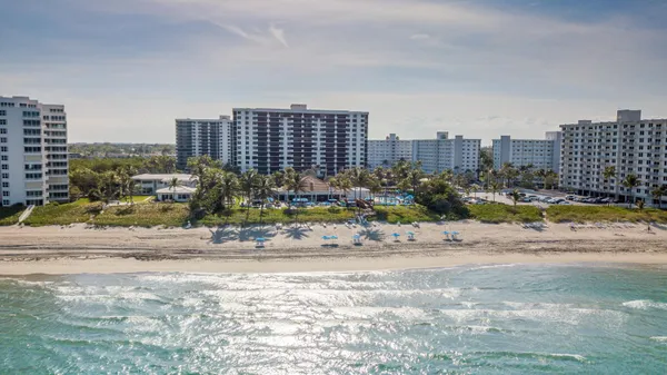 $1,060,000 | 3420 South Ocean Boulevard, Unit 7O, Highland Beach, FL 33487