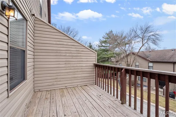 $2,300 | 707 Forest Trace Drive, Unit E, Chesterfield, MO 63017