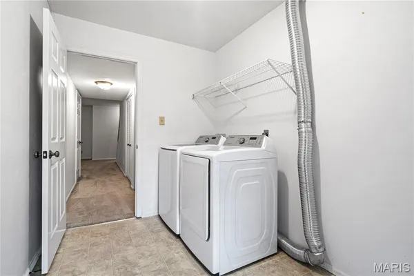 $2,300 | 707 Forest Trace Drive, Unit E, Chesterfield, MO 63017