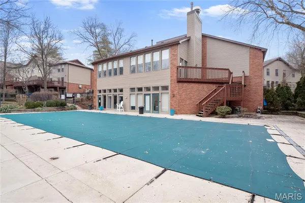 $2,300 | 707 Forest Trace Drive, Unit E, Chesterfield, MO 63017