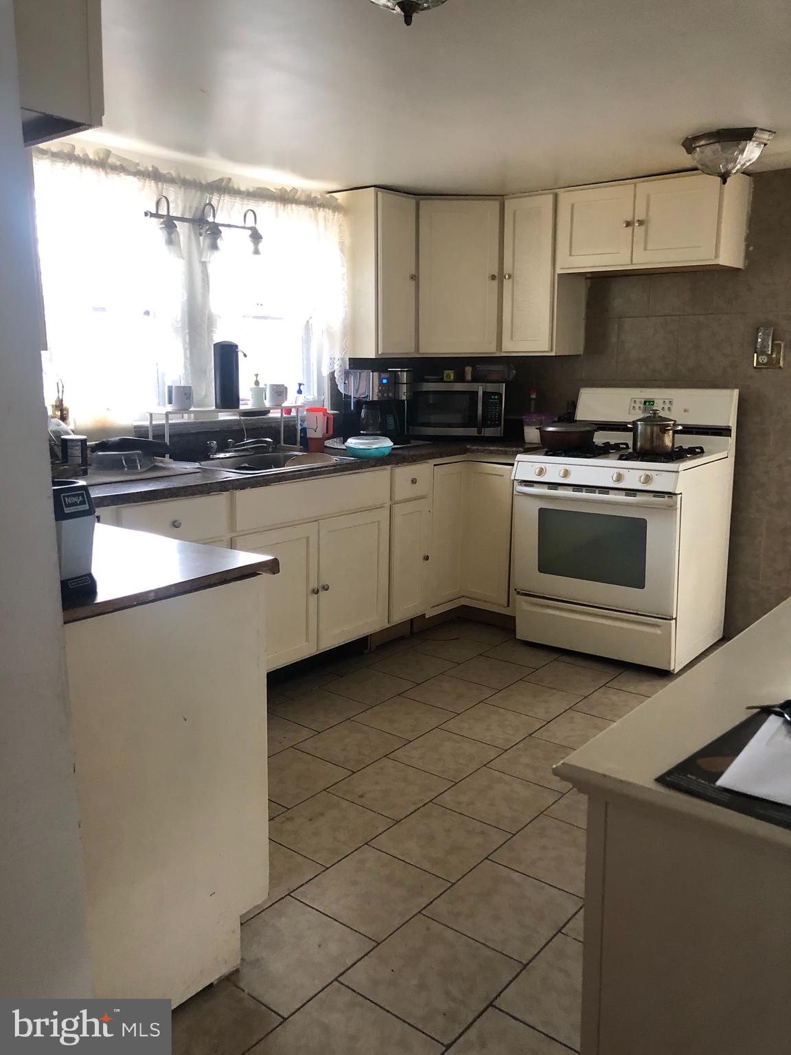 208 Madison Street Riverside, NJ 08075 - Photo 6 of 21