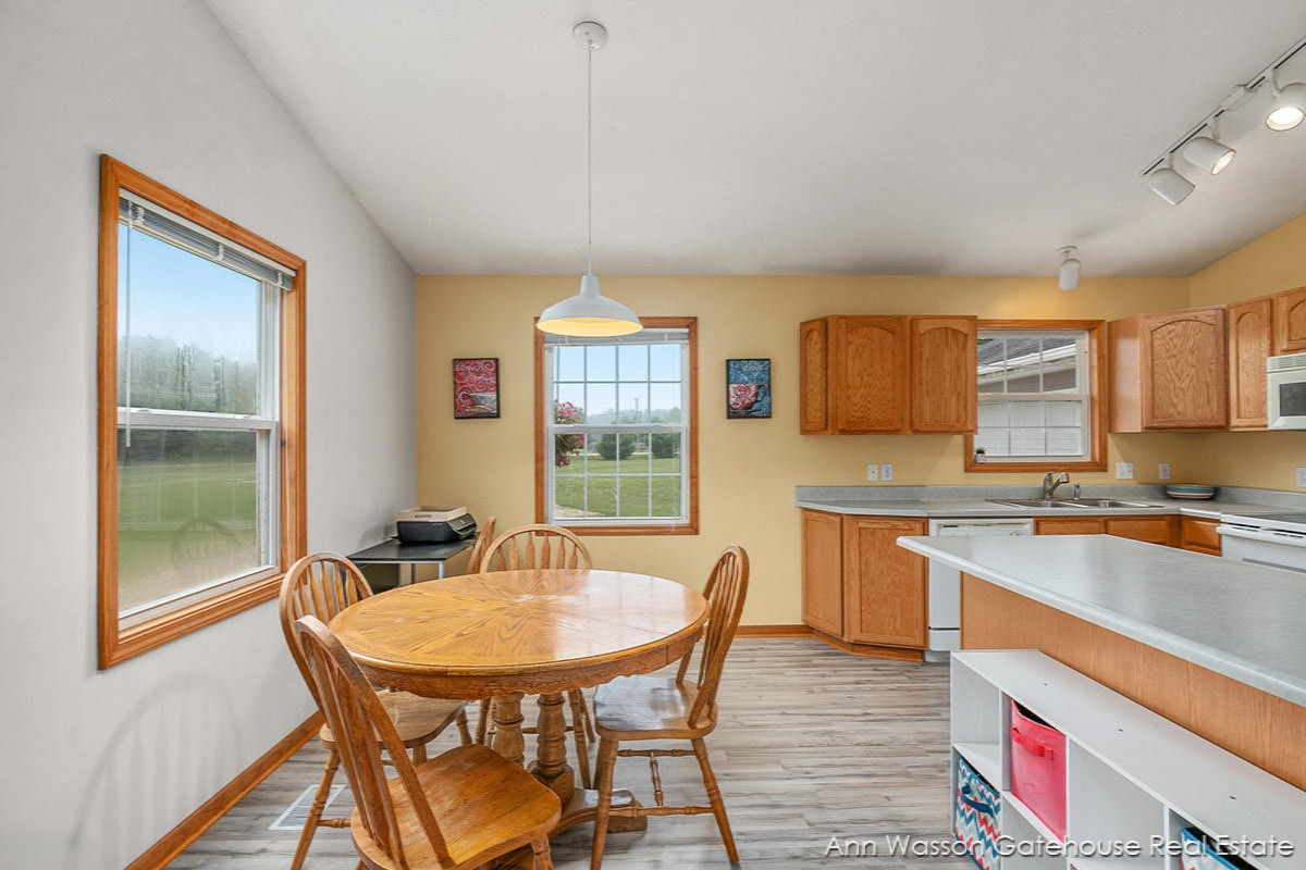 1651 Dagget Road Pierson, MI 49339 - Photo 6 of 18 IMG_1007