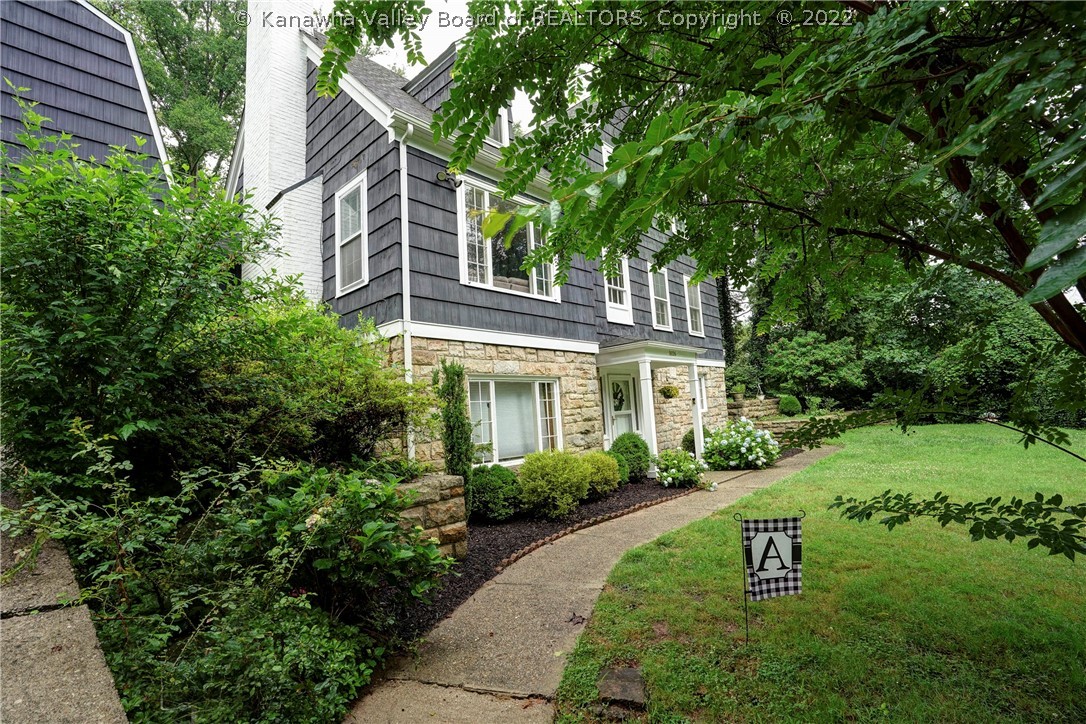 1026 Forest Road Charleston, WV 25314 - Photo 3 of 44 Gallery Image 3