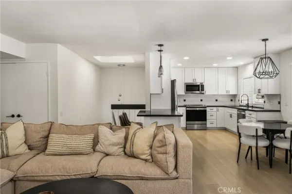 $799,000 | 23292 Caminito Andreta, Unit 68, Laguna Hills, CA 92653