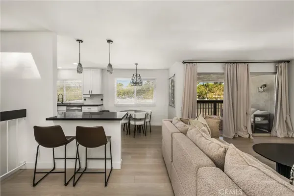 $799,000 | 23292 Caminito Andreta, Unit 68, Laguna Hills, CA 92653