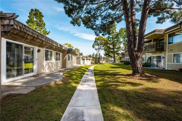 $799,000 | 23292 Caminito Andreta, Unit 68, Laguna Hills, CA 92653