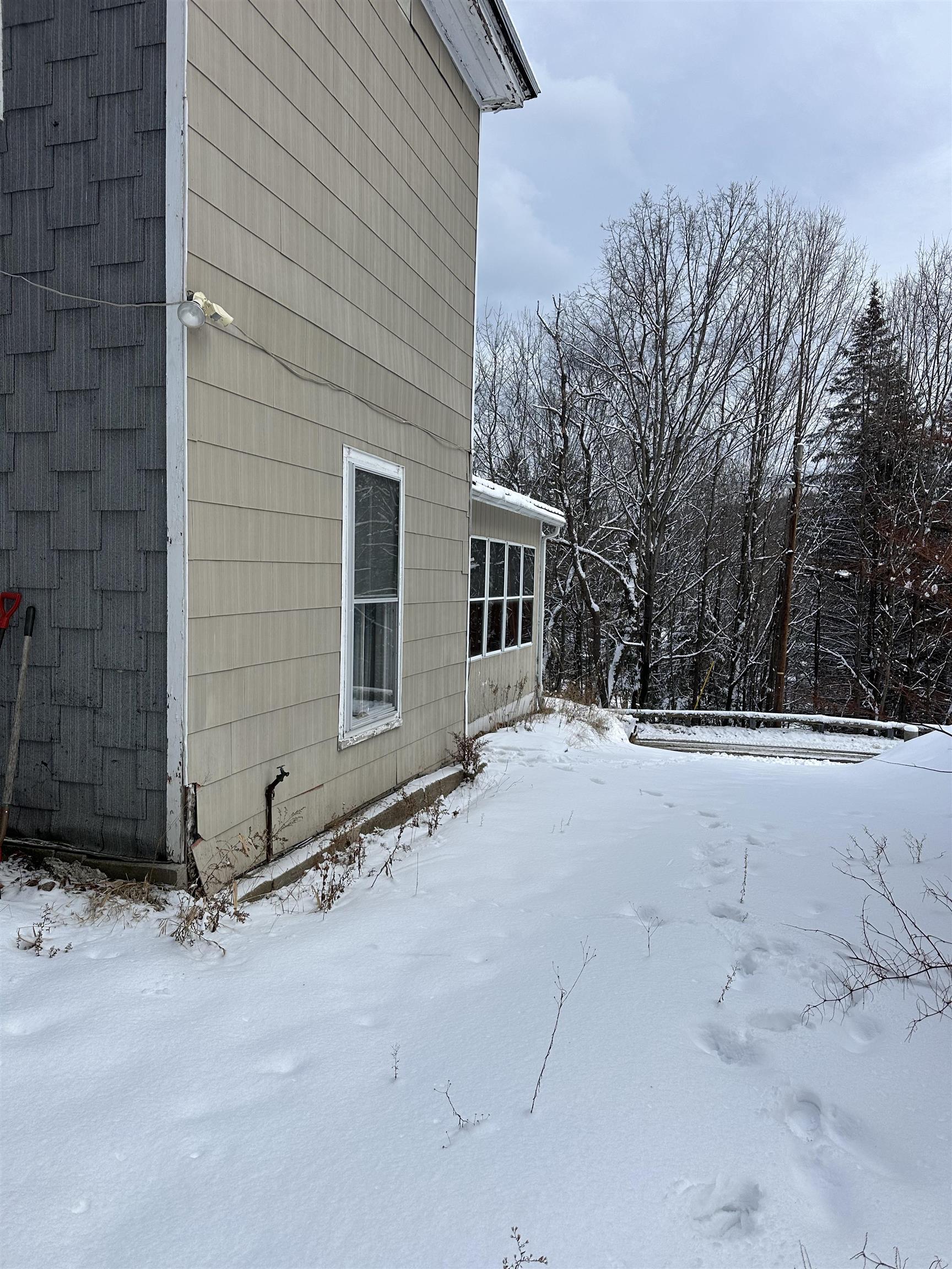 105 Maple Street Berlin, NH 03570 - Photo 6 of 21 Gallery Image 6
