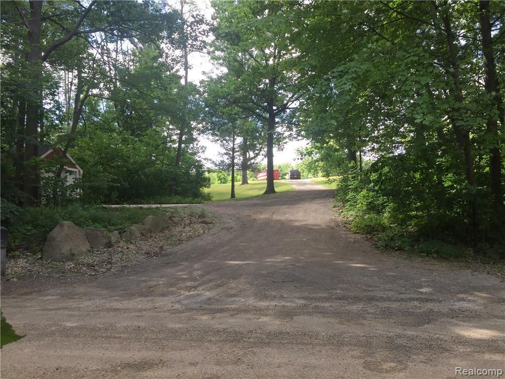 1177 West Leonard Road Leonard, MI 48367 - Photo 6 of 71 IMG_4273.JPG