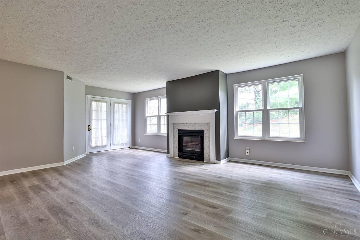 5201 Fox Ridge, Unit 297 Cincinnati, OH 45248 - Photo 2 of 29 Gallery Image 2