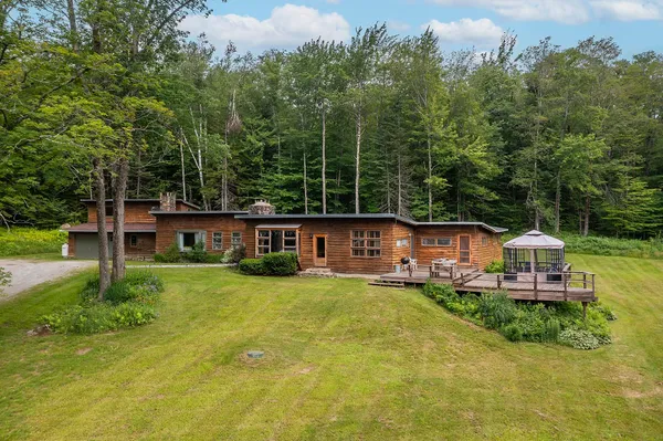 $470,000 | 2588 Vt Route 11, Peru, VT 05152