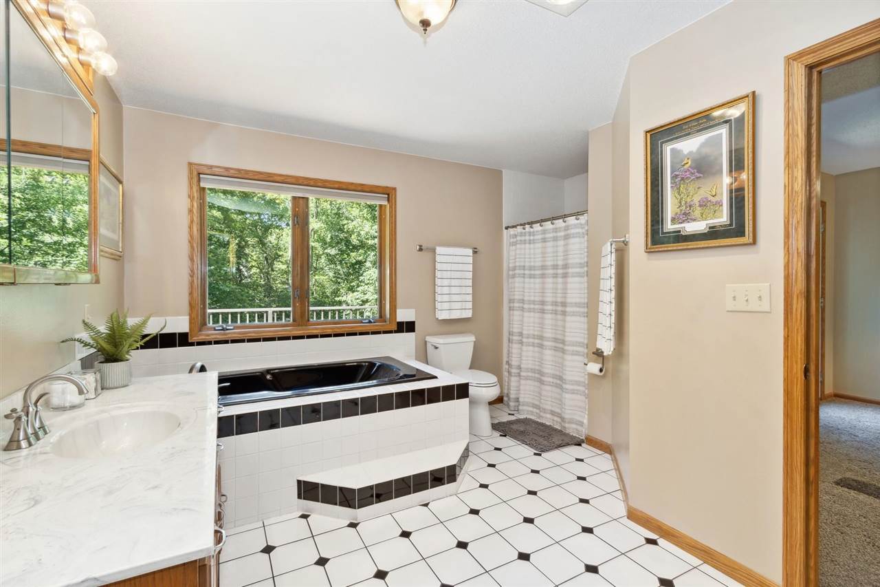 3086 Sandy Beach Road Northeast Swisher, IA 52338 - Photo 26 of 54 Gallery Image 26