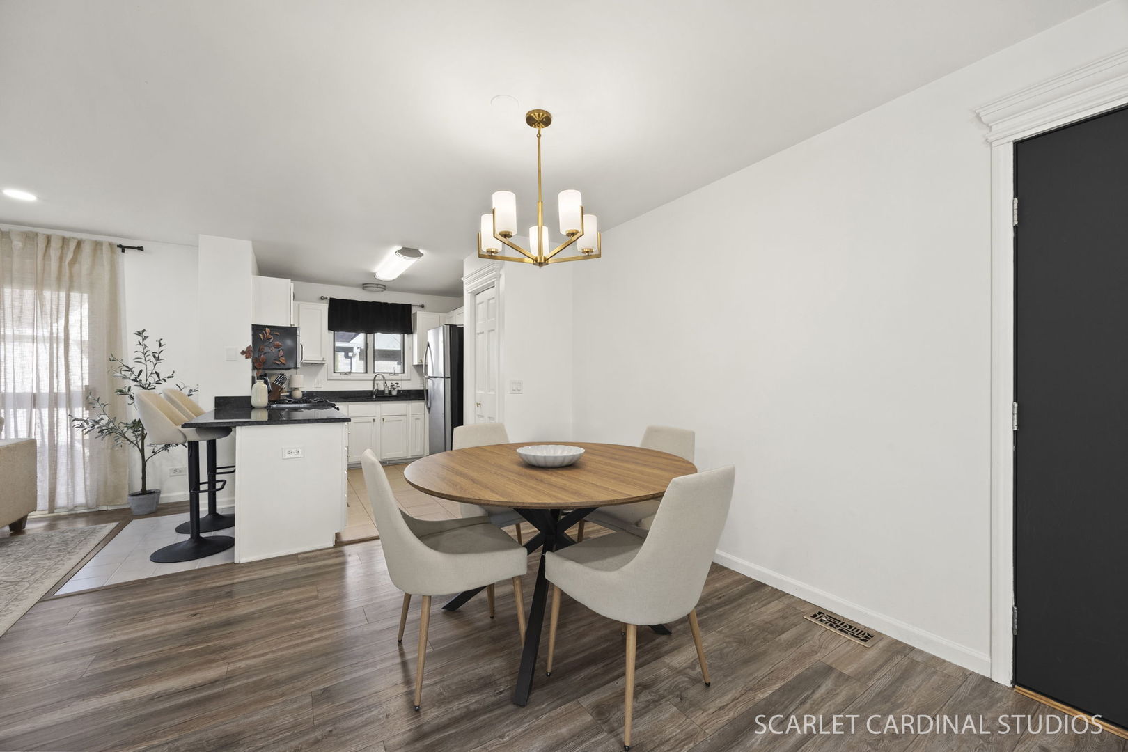 528 Pershing Avenue, Unit G Glen Ellyn, IL 60137 - Photo 6 of 14 a view of a dining room with furniture and wooden floor