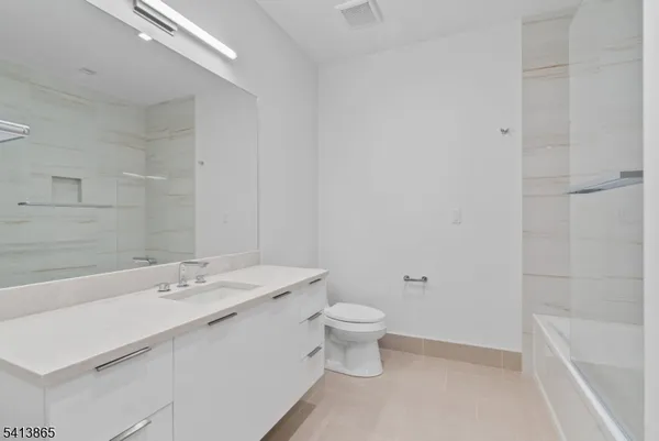 $7,000 | 620 Bloomfield Avenue, Unit PHB, Bloomfield, NJ 07003