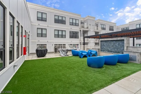 $7,000 | 620 Bloomfield Avenue, Unit PHB, Bloomfield, NJ 07003