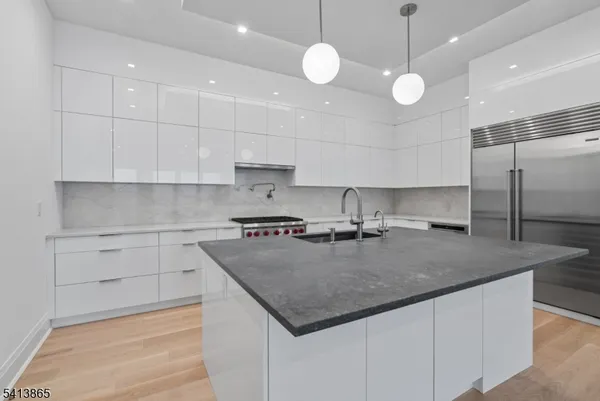 $7,000 | 620 Bloomfield Avenue, Unit PHB, Bloomfield, NJ 07003