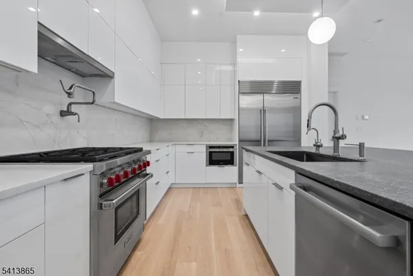 $7,000 | 620 Bloomfield Avenue, Unit PHB, Bloomfield, NJ 07003